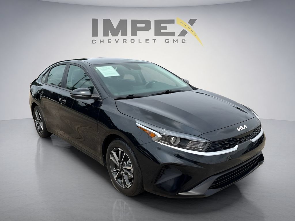 Used 2024 Kia Forte LXS w/ LXS Technology Package FWD image 7