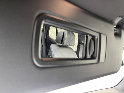 Used 2026 BMW X5 M60i w/ Climate Comfort Package AWD/4WD image 32