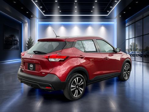 Used 2019 Nissan Kicks SV FWD image 4