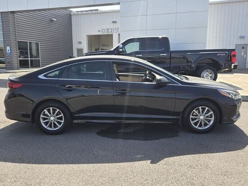 Used 2019 Hyundai Sonata SE w/ Winter Weather Package FWD image 4