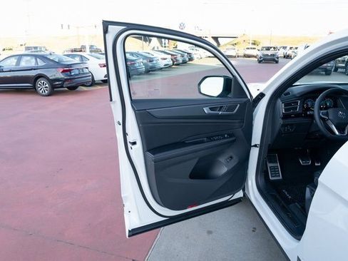 New 2026 Volkswagen Atlas Cross Sport SEL R-Line image 11