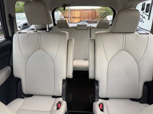 Used 2026 Toyota Grand Highlander AWD image 18