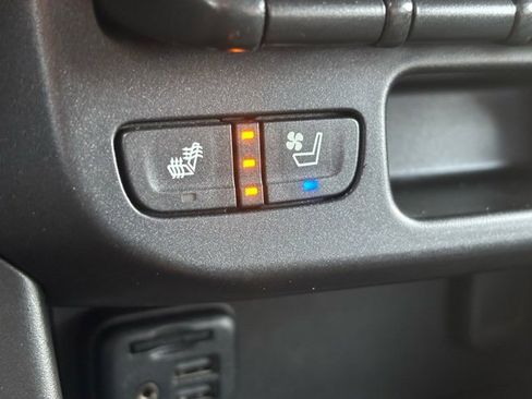 Used 2020 GMC Canyon Denali image 32