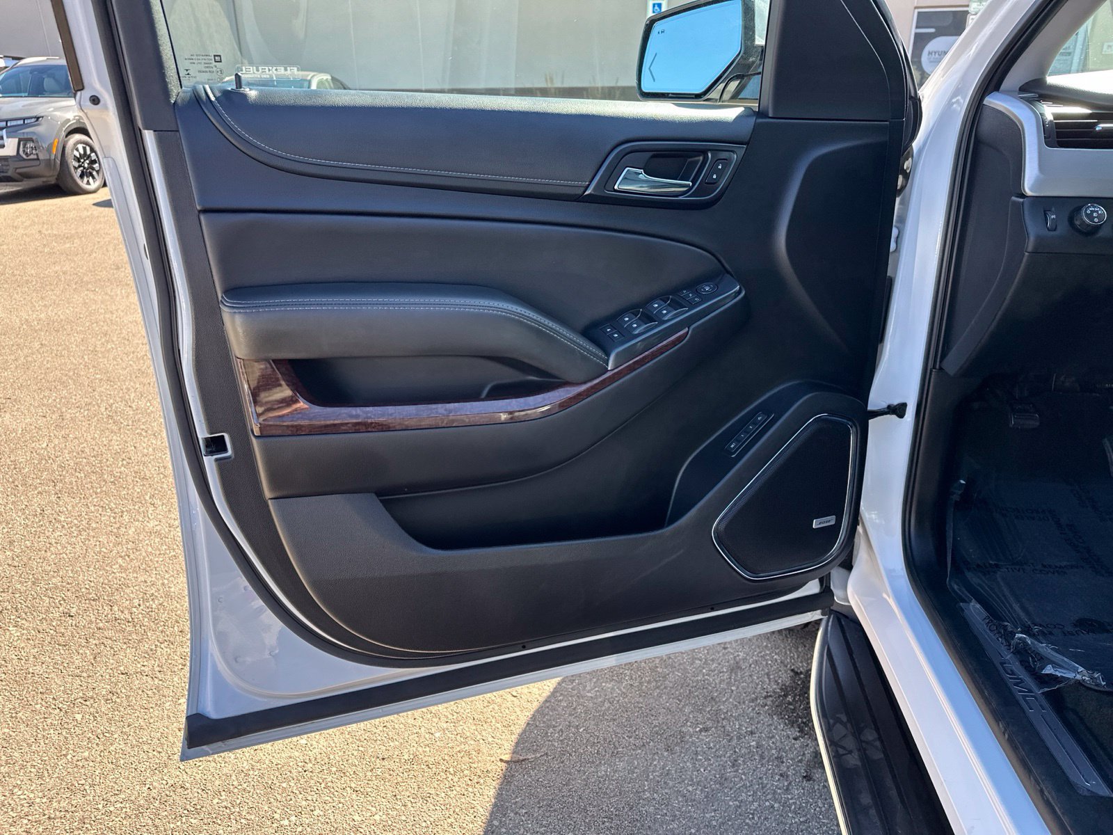 Used 2018 GMC Yukon SLT w/ Open Road Package AWD/4WD image 17