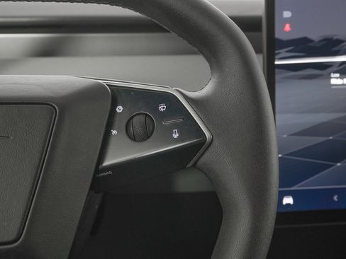 Used 2025 Tesla Cybertruck AWD Crew Cab image 19