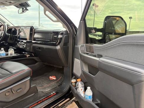 Used 2026 Ford F250 Lariat w/ Black Appearance Package image 24