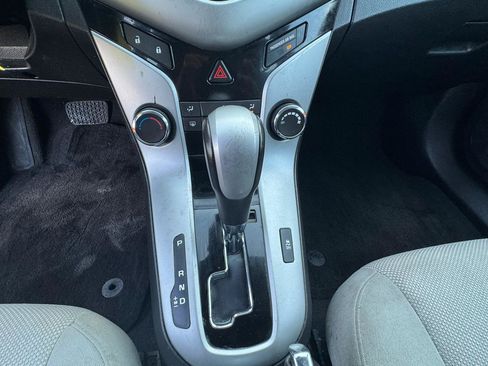 Used 2014 Chevrolet Cruze LT FWD image 15