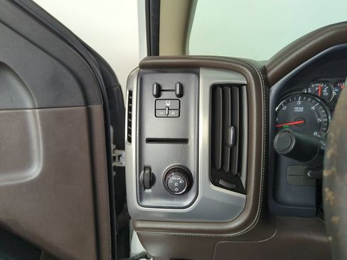 Used 2014 GMC Sierra 1500 SLT w/ SLT Preferred Package RWD image 19