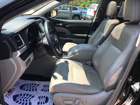 Used 2019 Toyota Highlander Limited AWD/4WD image 26