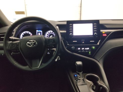Used 2021 Toyota Camry SE FWD image 22