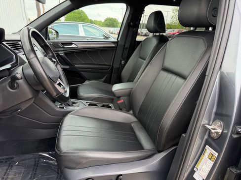 Used 2022 Volkswagen Tiguan SE R-Line image 19