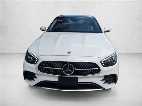 Used 2023 Mercedes-Benz E 350 4MATIC Sedan image 2