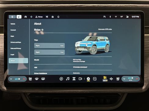 Used 2025 Rivian R1S Adventure AWD/4WD image 28
