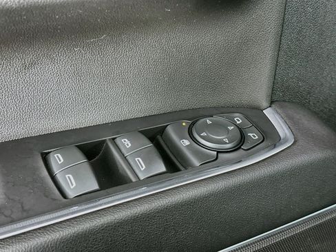 Used 2023 Chevrolet Silverado 1500 LT AWD/4WD image 15