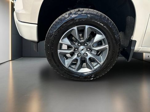 Used 2026 Chevrolet Silverado 1500 RST w/ RST All Star Premium Package AWD/4WD image 10