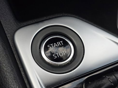 Used 2024 Nissan Sentra SV FWD image 22