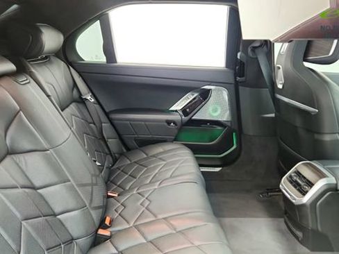 Used 2023 BMW 760i xDrive w/ Executive Package AWD/4WD image 25