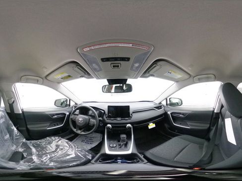 New 2025 Toyota RAV4 XLE image 33
