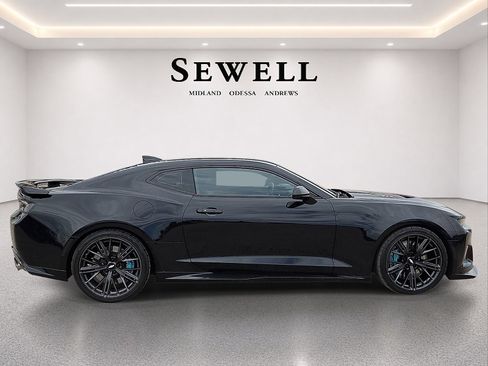 Used 2018 Chevrolet Camaro ZL1 w/ LPO, ZL1 Protection Package RWD image 9