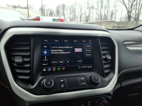 Used 2020 GMC Acadia SLT w/ Driver Alert Package II image 21