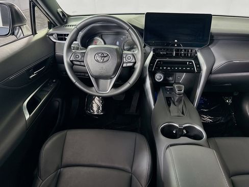 Used 2024 Toyota Venza XLE image 15
