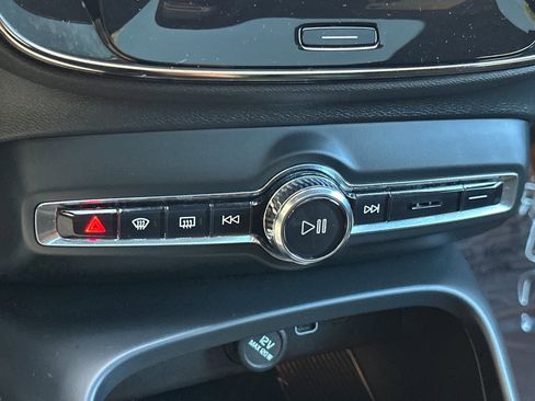 Certified 2023 Volvo C40 P8 Recharge Ultimate AWD/4WD image 24