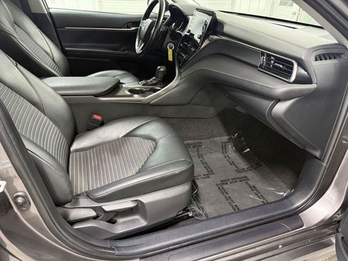 Used 2021 Toyota Camry SE FWD image 32