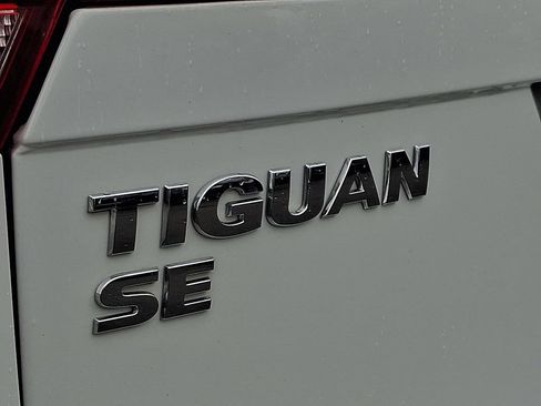 Used 2019 Volkswagen Tiguan SE AWD/4WD image 30