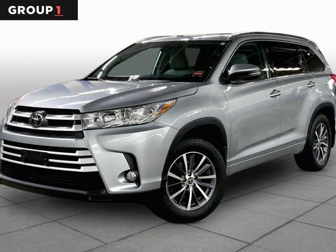 Used 2018 Toyota Highlander XLE AWD/4WD image 1