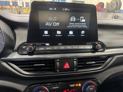 Used 2019 Kia Forte S w/ S Premium Package image 11