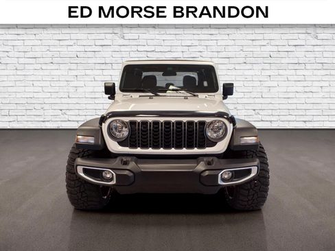Used 2025 Jeep Gladiator Sport AWD/4WD image 7