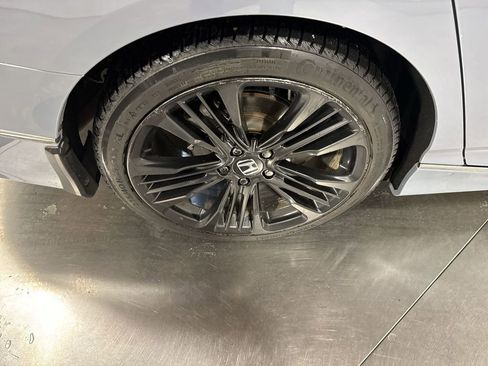 Used 2021 Honda Accord Touring image 14