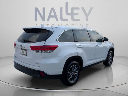 Used 2019 Toyota Highlander XLE FWD image 5