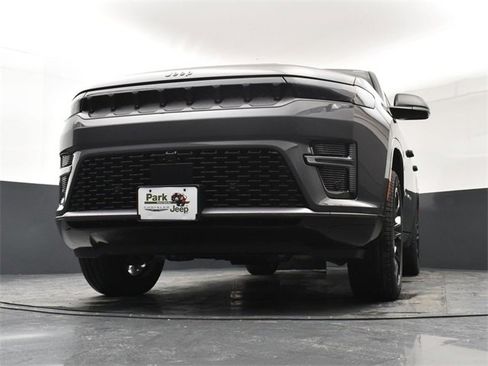 New 2026 Jeep Grand Wagoneer Summit image 20