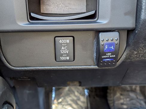 Used 2016 Toyota Tacoma TRD Off-Road w/ Towing Package image 23