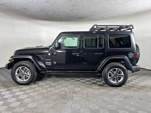 Used 2022 Jeep Wrangler Unlimited Sahara AWD/4WD image 8