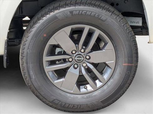 New 2025 Nissan Frontier SV image 9