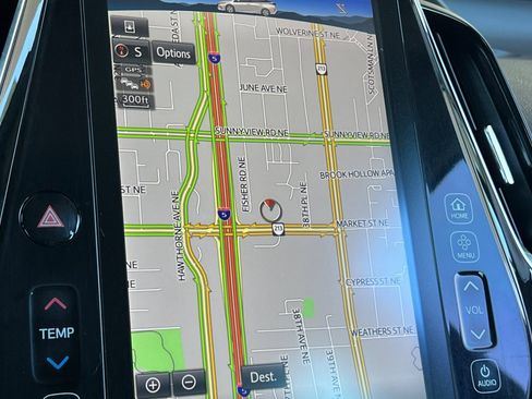 Used 2018 Toyota Prius Prime Premium image 19