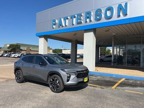 New 2026 Chevrolet Trax RS FWD image 2
