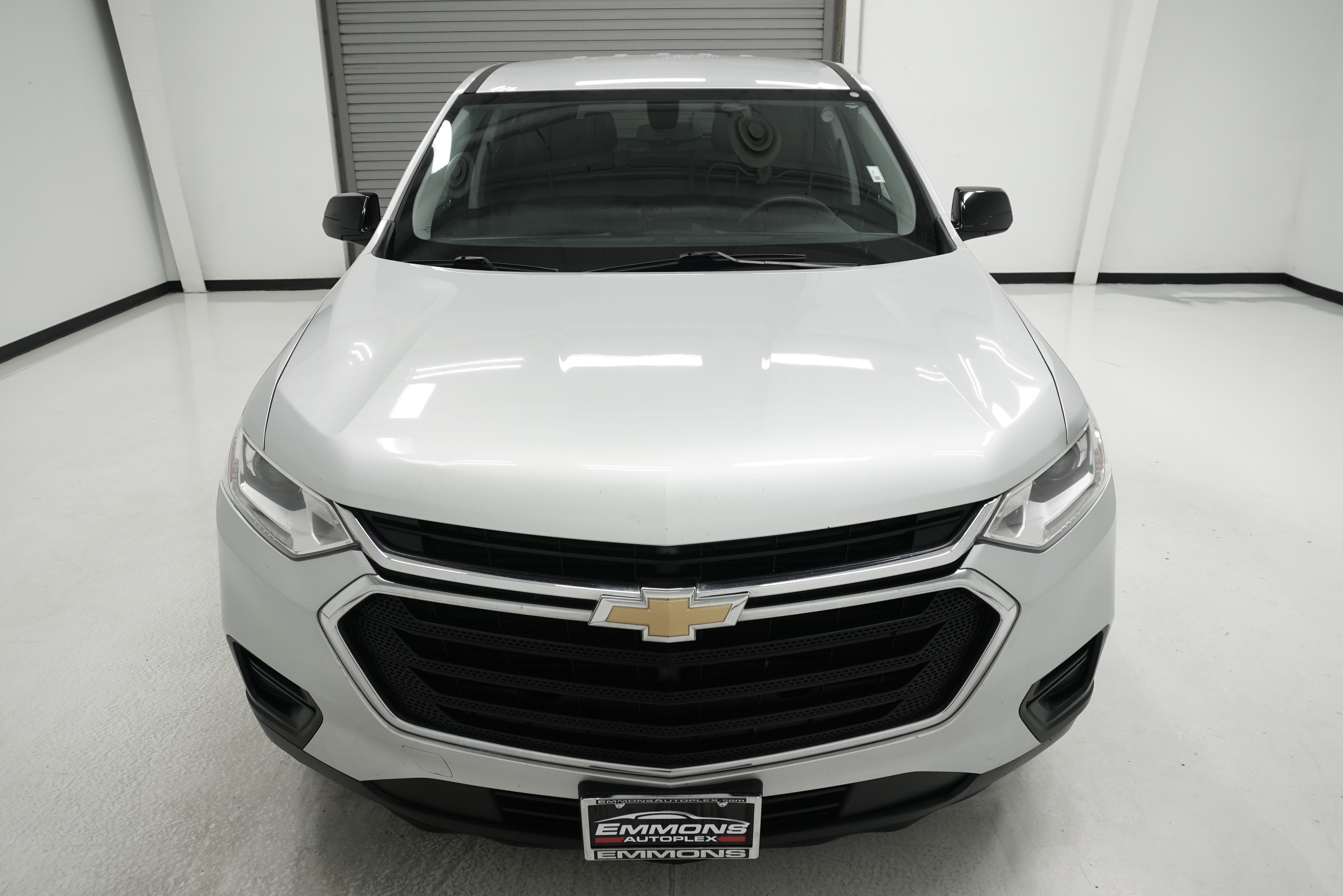 Used 2019 Chevrolet Traverse LS FWD image 2
