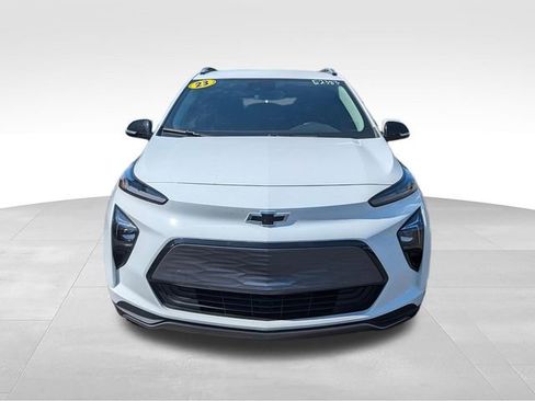 Used 2023 Chevrolet Bolt EUV LT w/ Convenience Package FWD image 2