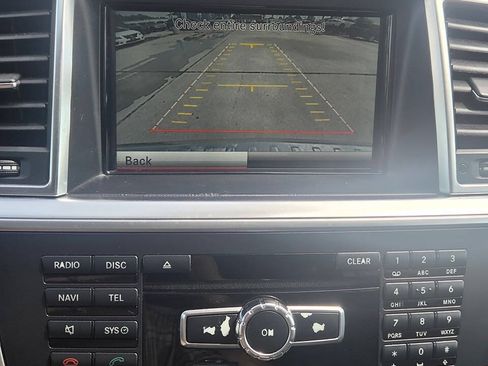 Used 2016 Mercedes-Benz GL 450 4MATIC w/ Premium I Package image 10