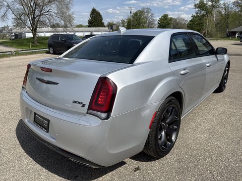 Used 2023 Chrysler 300 S RWD image 6