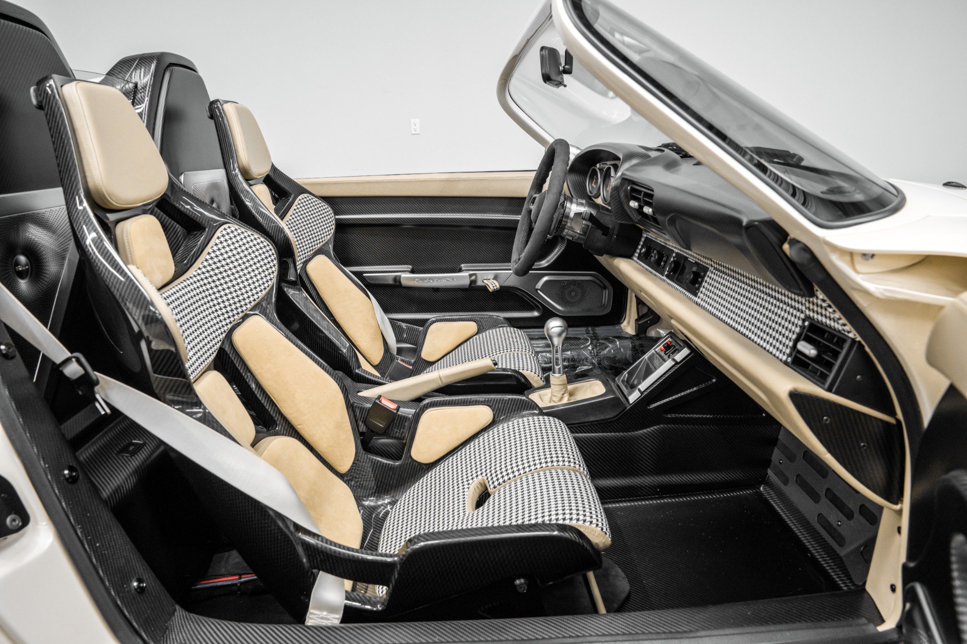 Used 1997 Porsche 911 Cabriolet image 50