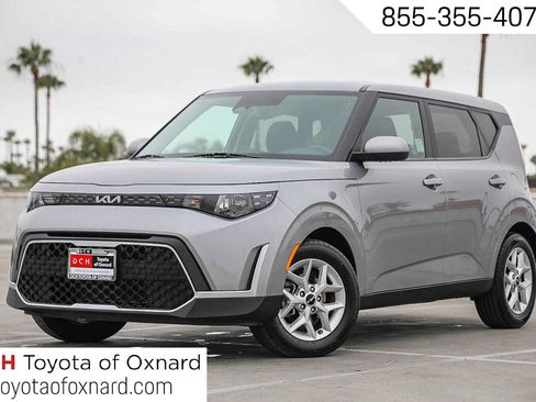 Used 2023 Kia Soul S FWD image 1