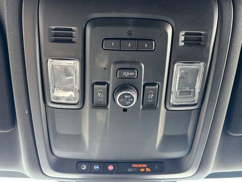 Used 2024 Chevrolet Suburban Z71 w/ Luxury Package AWD/4WD image 21