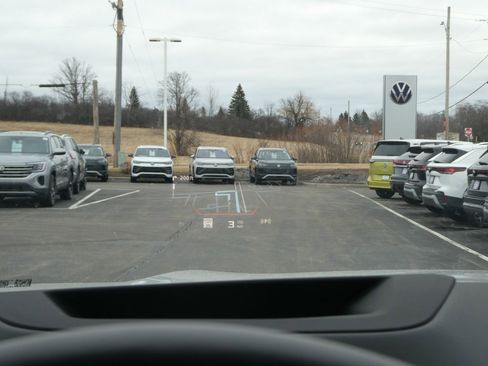 Used 2026 BMW X5 M60i image 12