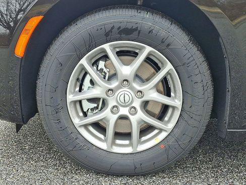 New 2026 Chrysler Voyager LX image 5