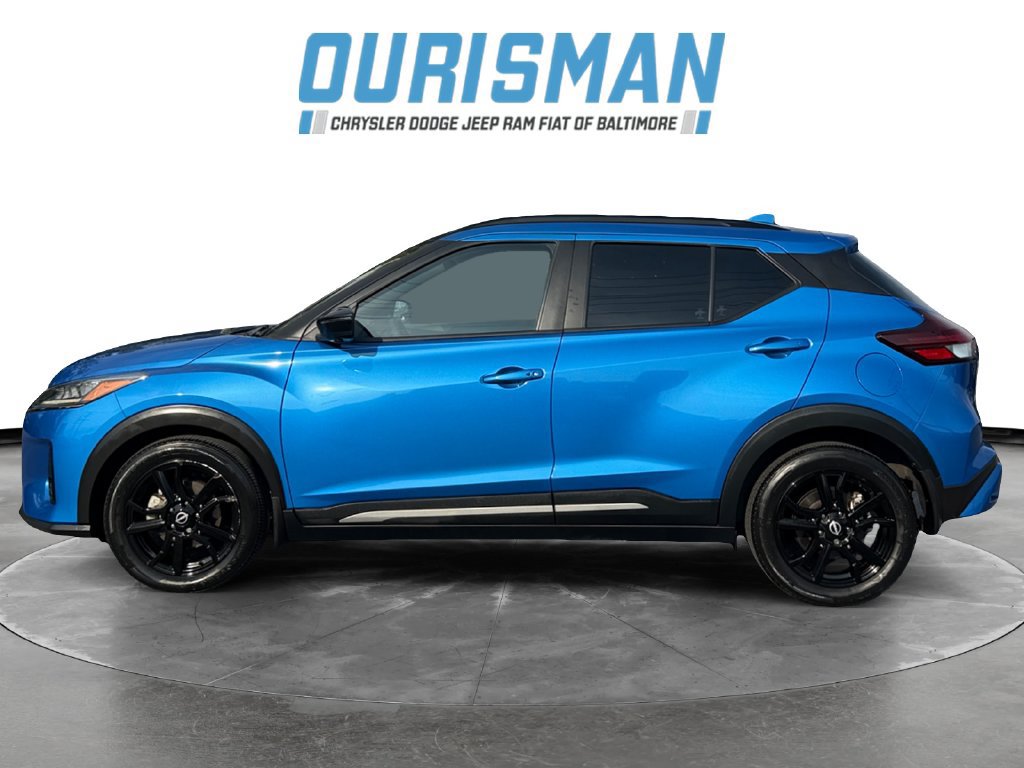 Used 2023 Nissan Kicks SR w/ SR Premium Package FWD image 3