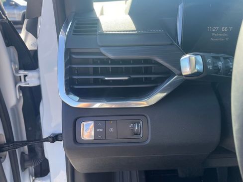 New 2026 GMC Acadia Elevation image 16